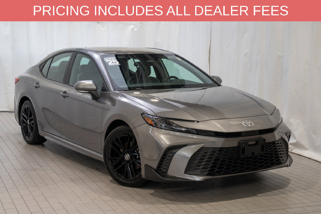 Certified 2025 Toyota Camry SE FWD image 1