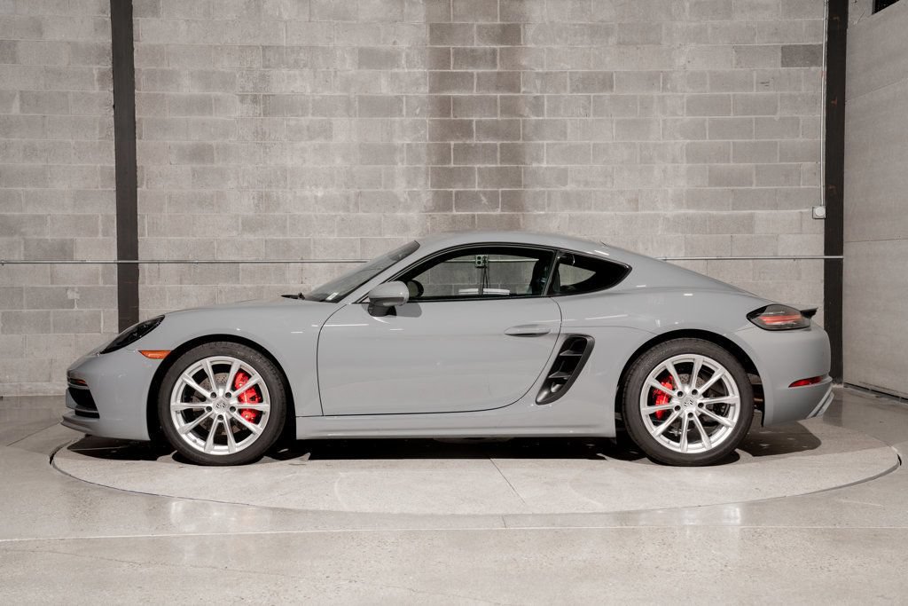Used 2025 Porsche 718 Cayman S RWD image 4
