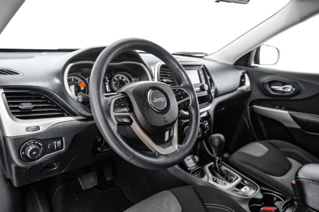 Used 2018 Jeep Cherokee Latitude image 12