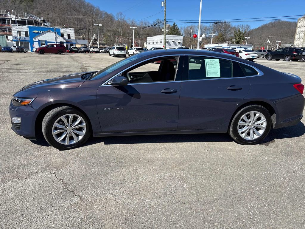 Used 2025 Chevrolet Malibu LT image 3