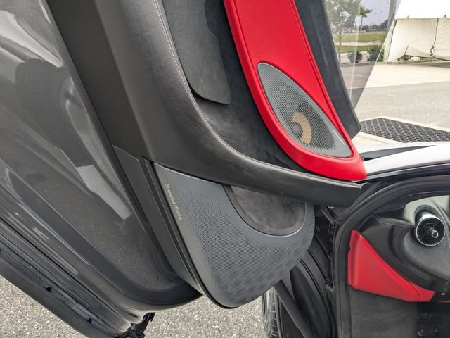 Used 2018 McLaren 570S RWD image 15