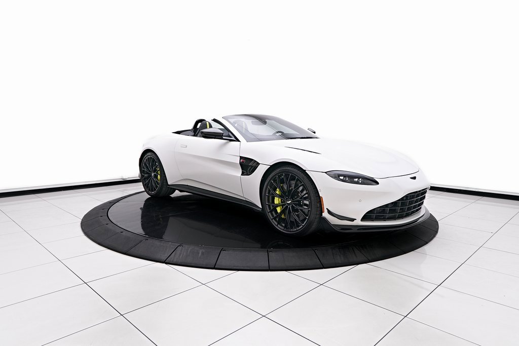 Used 2023 Aston Martin V8 Vantage Roadster image 20