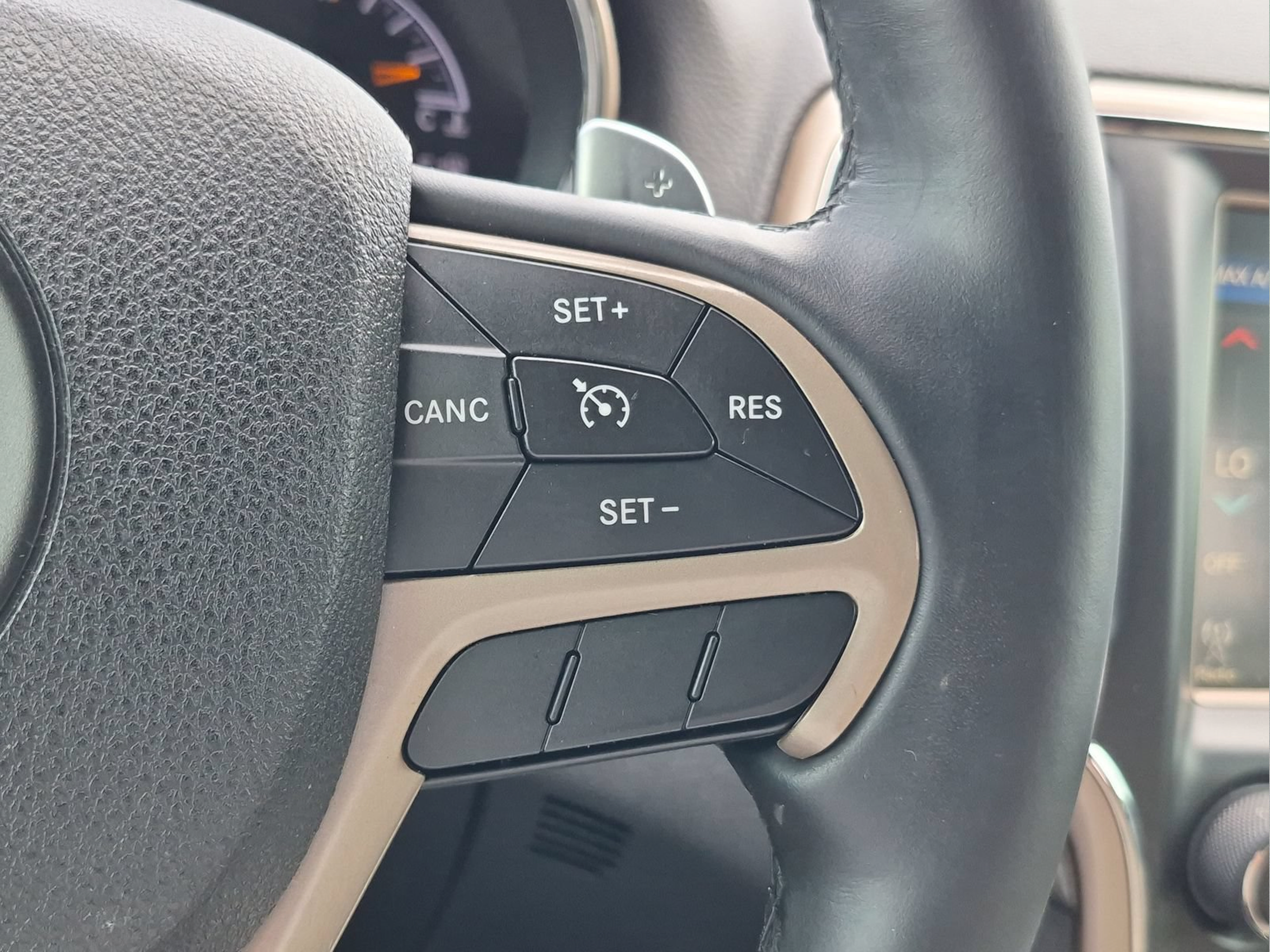 Used 2017 Jeep Grand Cherokee Laredo 75th Anniversary RWD image 10