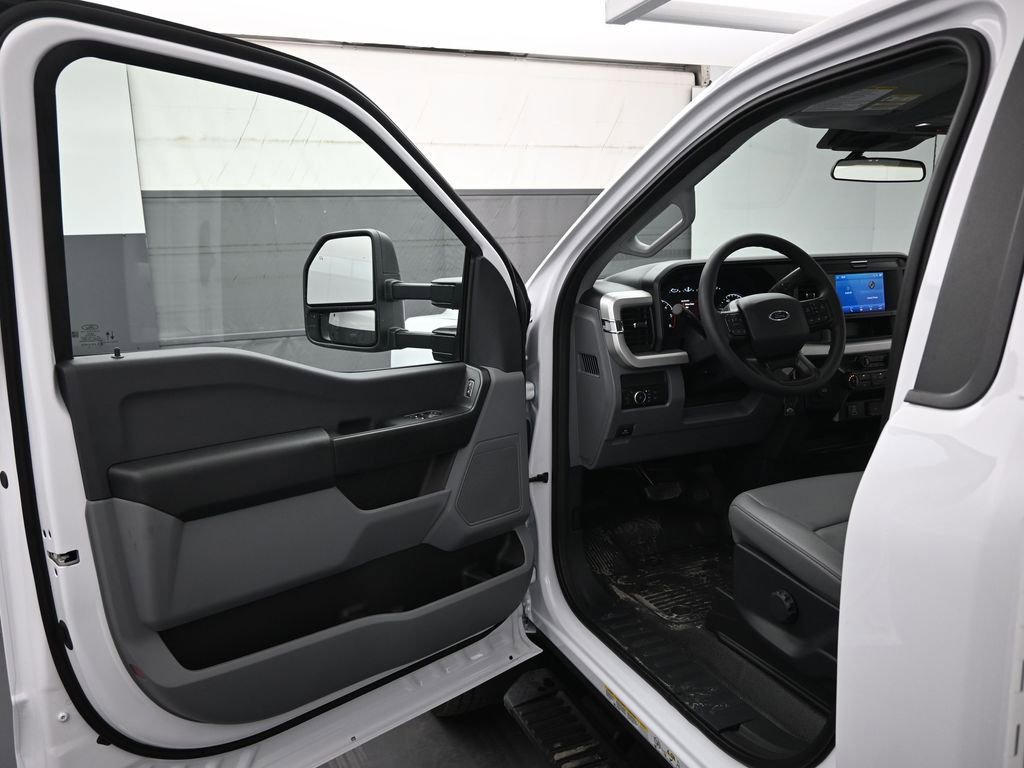 New 2025 Ford F550 2WD Regular Cab Super Duty image 8