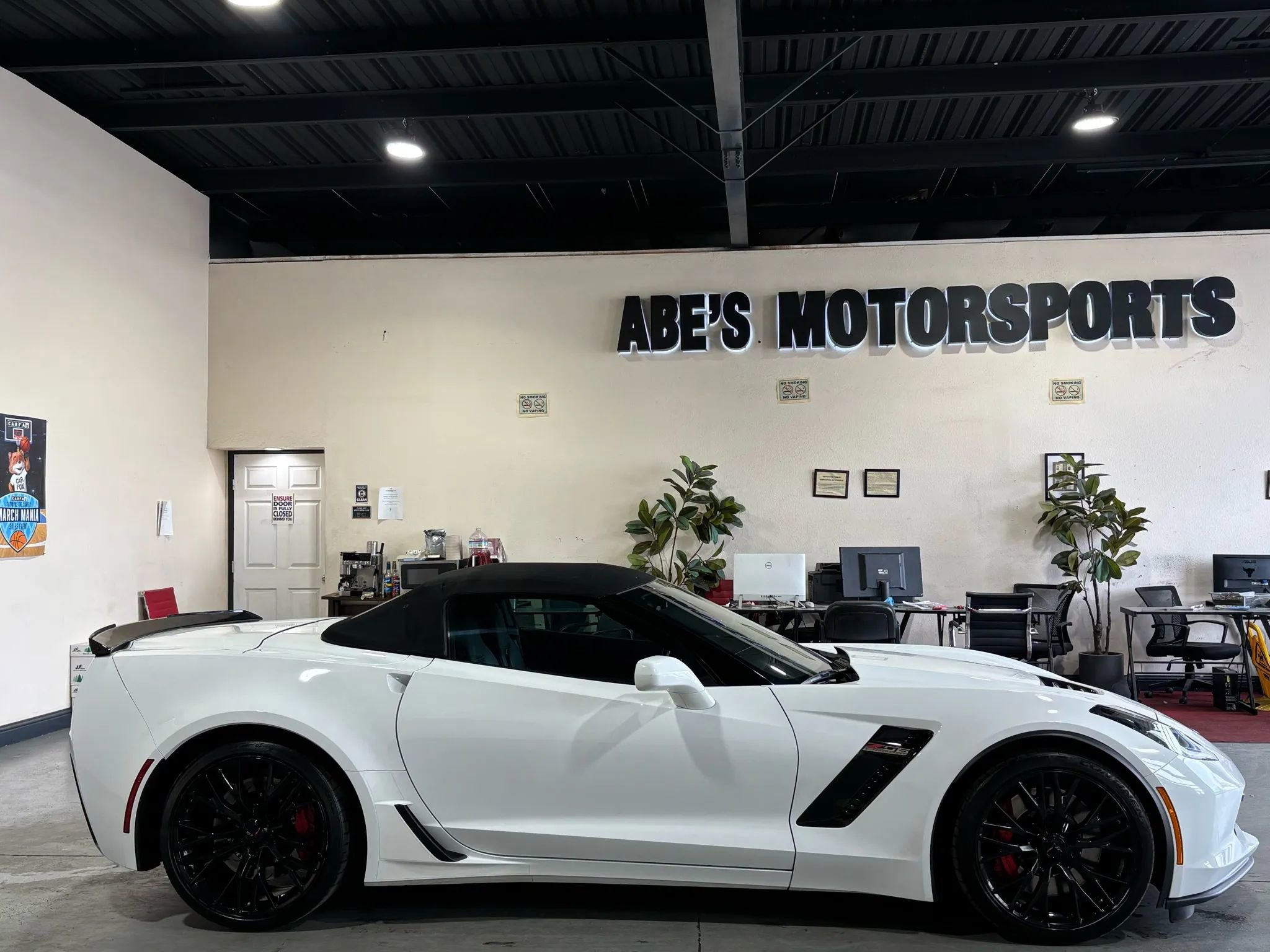 Used 2016 Chevrolet Corvette Z06 w/ 2LZ Preferred Equipment Group image 3
