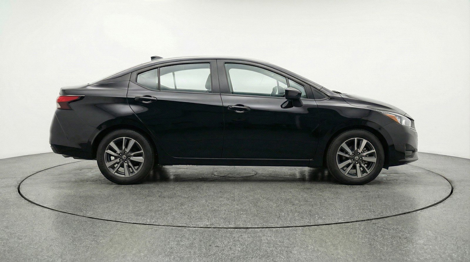 Used 2025 Nissan Versa SV image 11