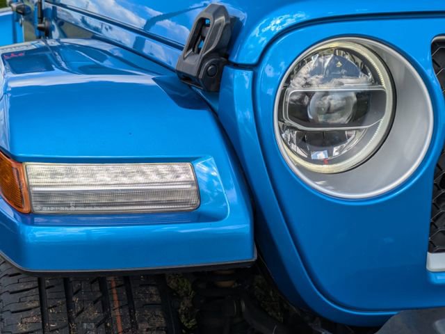 Used 2022 Jeep Wrangler Unlimited Sahara w/ Safety Group image 10