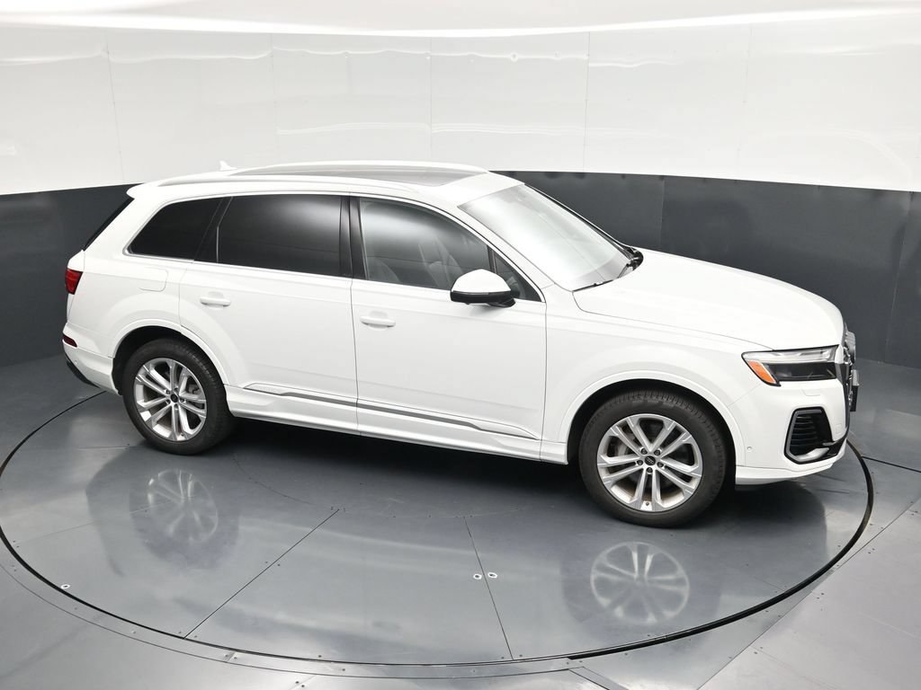 Used 2025 Audi Q7 3.0T Premium Plus AWD/4WD image 45