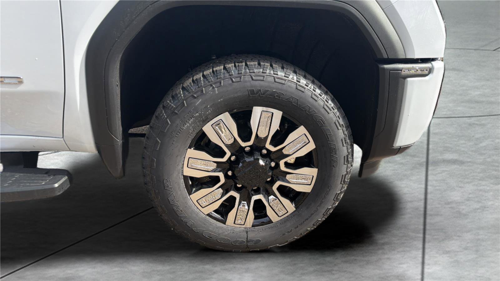 New 2026 GMC Sierra 2500 Denali w/ Denali Reserve Package image 24