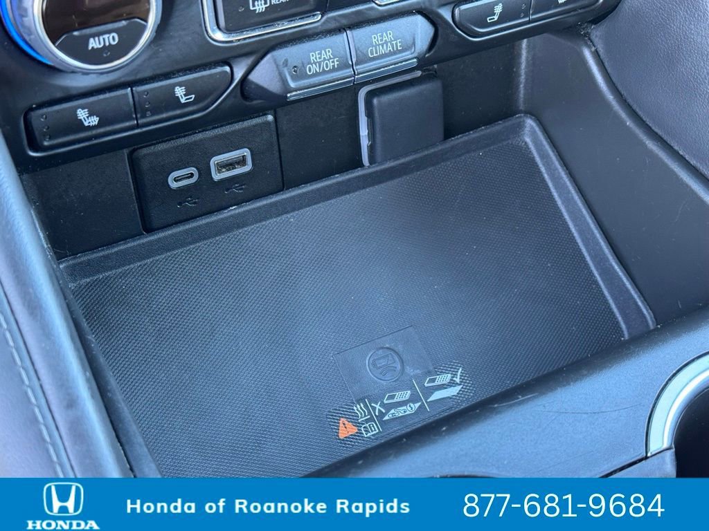 Used 2023 Chevrolet Suburban LT image 19