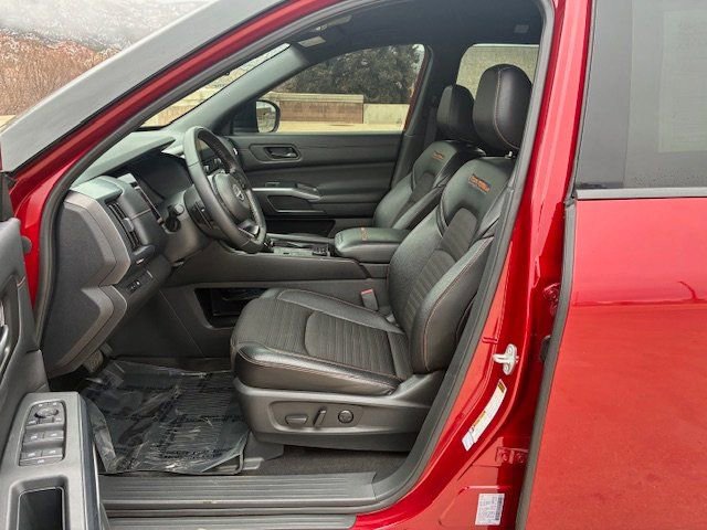 Used 2024 Nissan Pathfinder Rock Creek AWD/4WD image 11