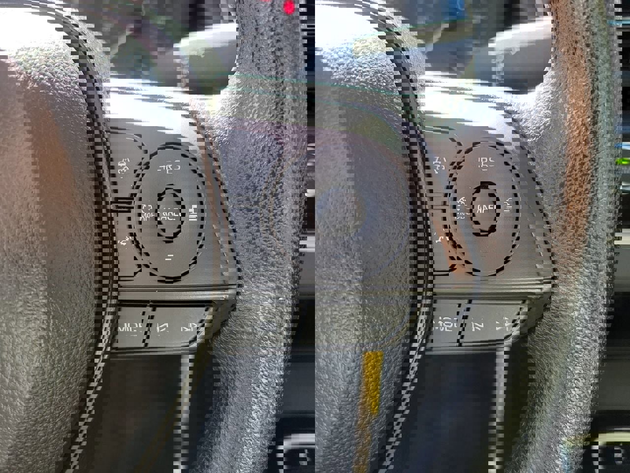 Used 2025 Toyota Corolla LE image 20