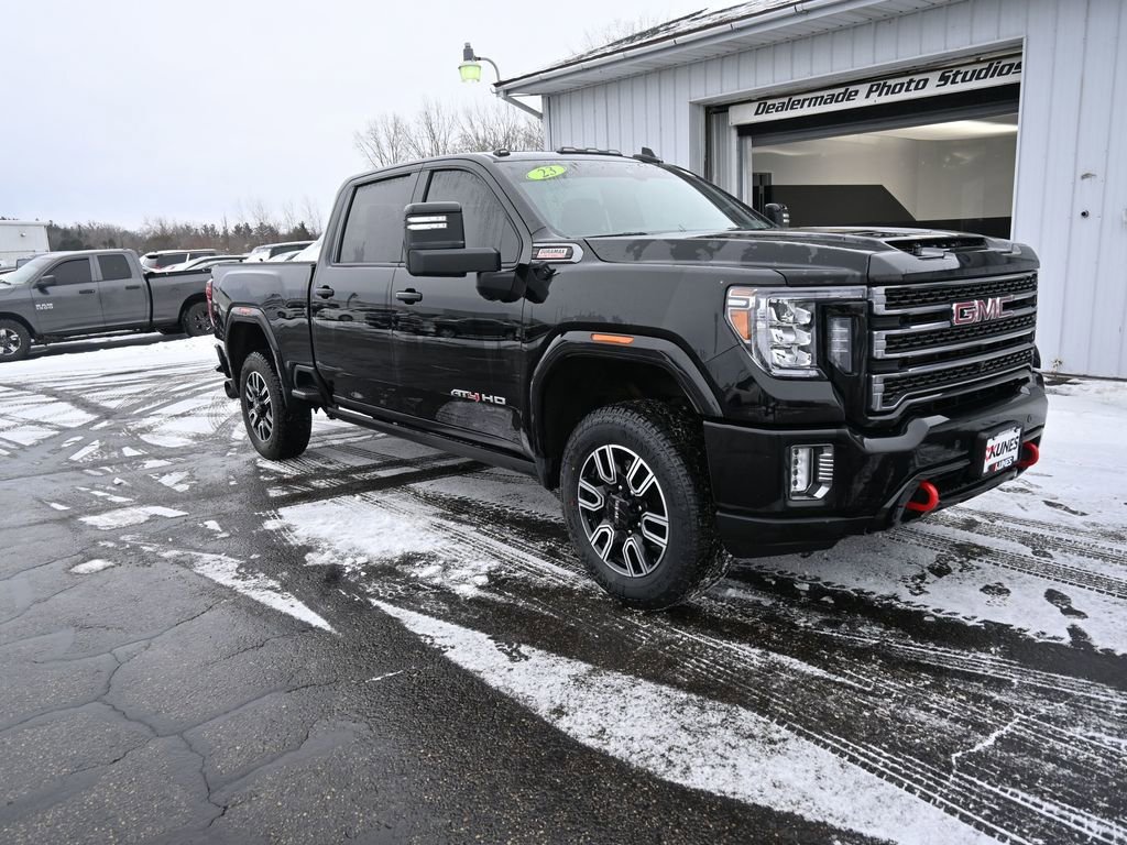 Used 2023 GMC Sierra 3500 AT4 w/ AT4 Premium Plus Package image 4