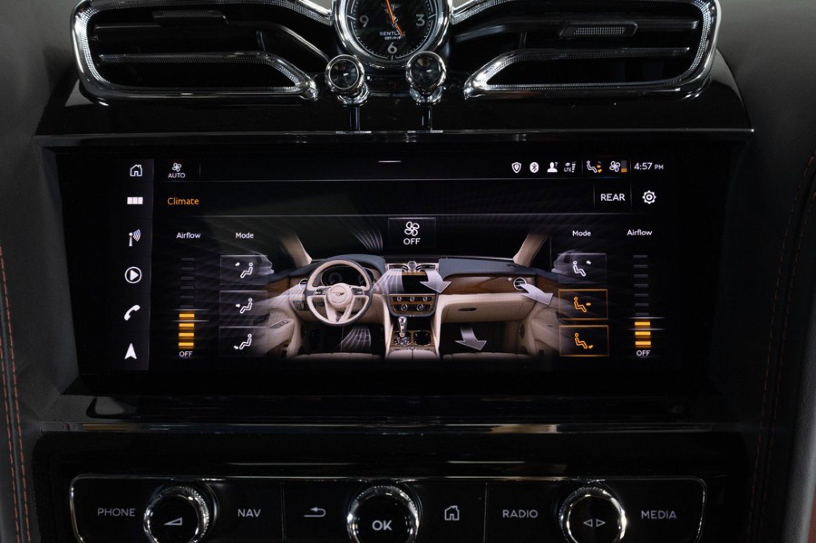 Used 2022 Bentley Bentayga AWD/4WD image 29