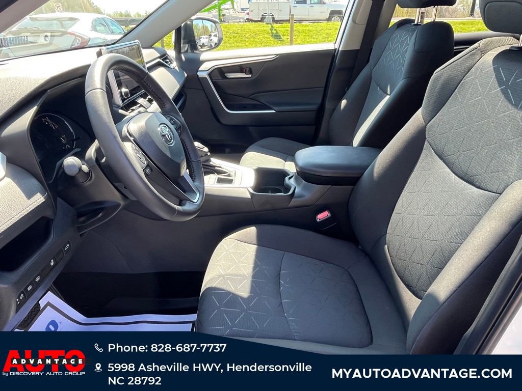 Used 2024 Toyota RAV4 XLE w/ Convenience Package image 27