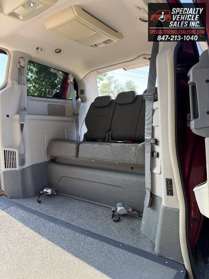 Used 2008 Dodge Grand Caravan SXT FWD image 19