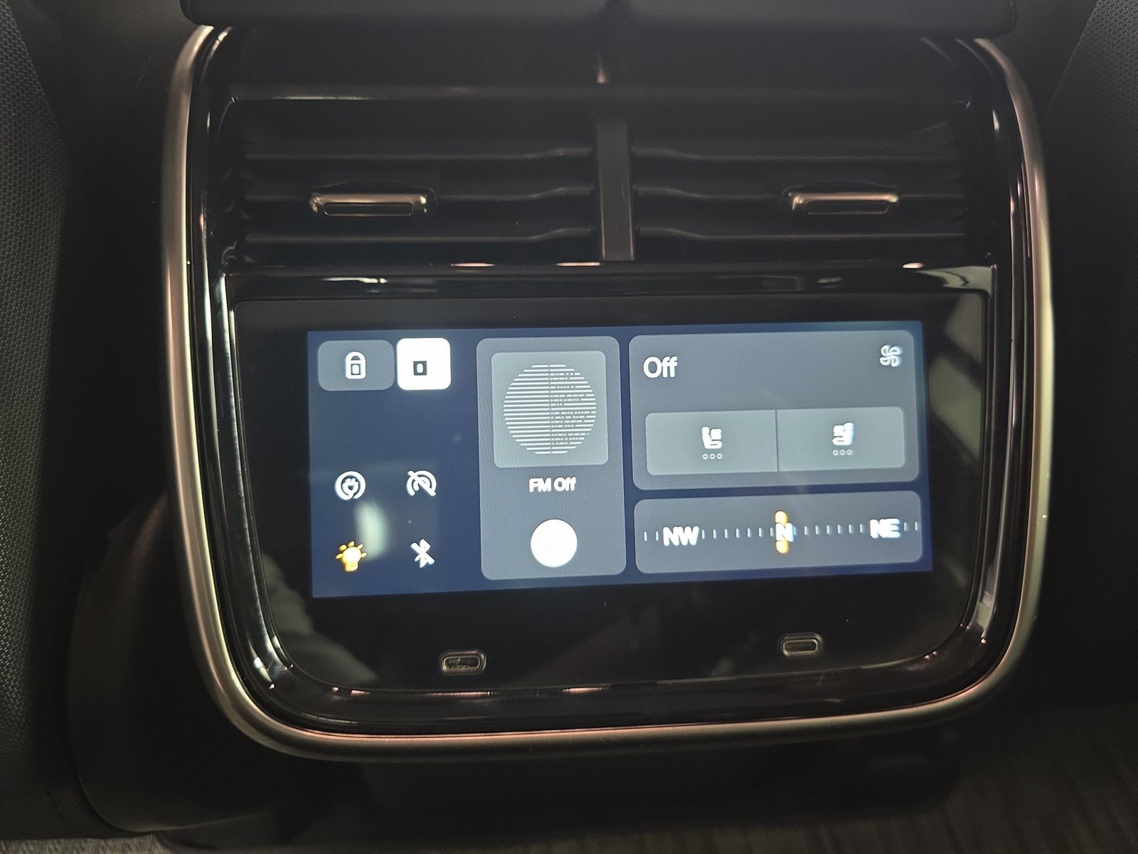 Used 2024 Rivian R1S Adventure AWD/4WD image 30