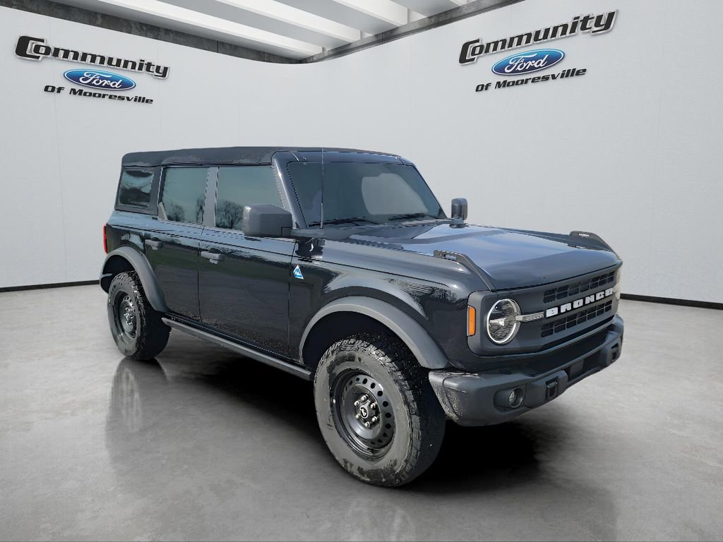 Used 2023 Ford Bronco Black Diamond AWD/4WD image 3