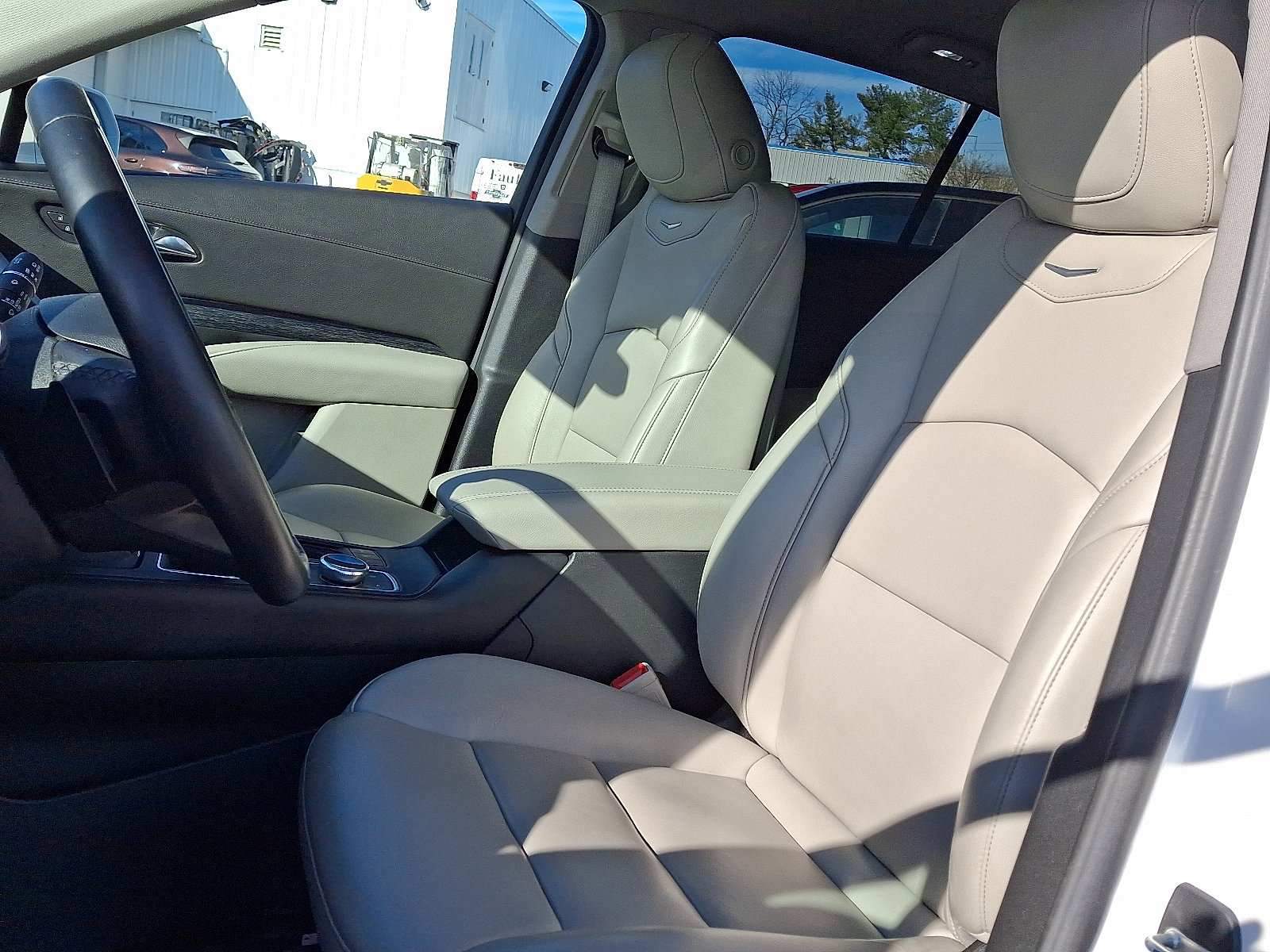 Used 2020 Cadillac XT4 Premium Luxury w/ Cold Weather Package image 17