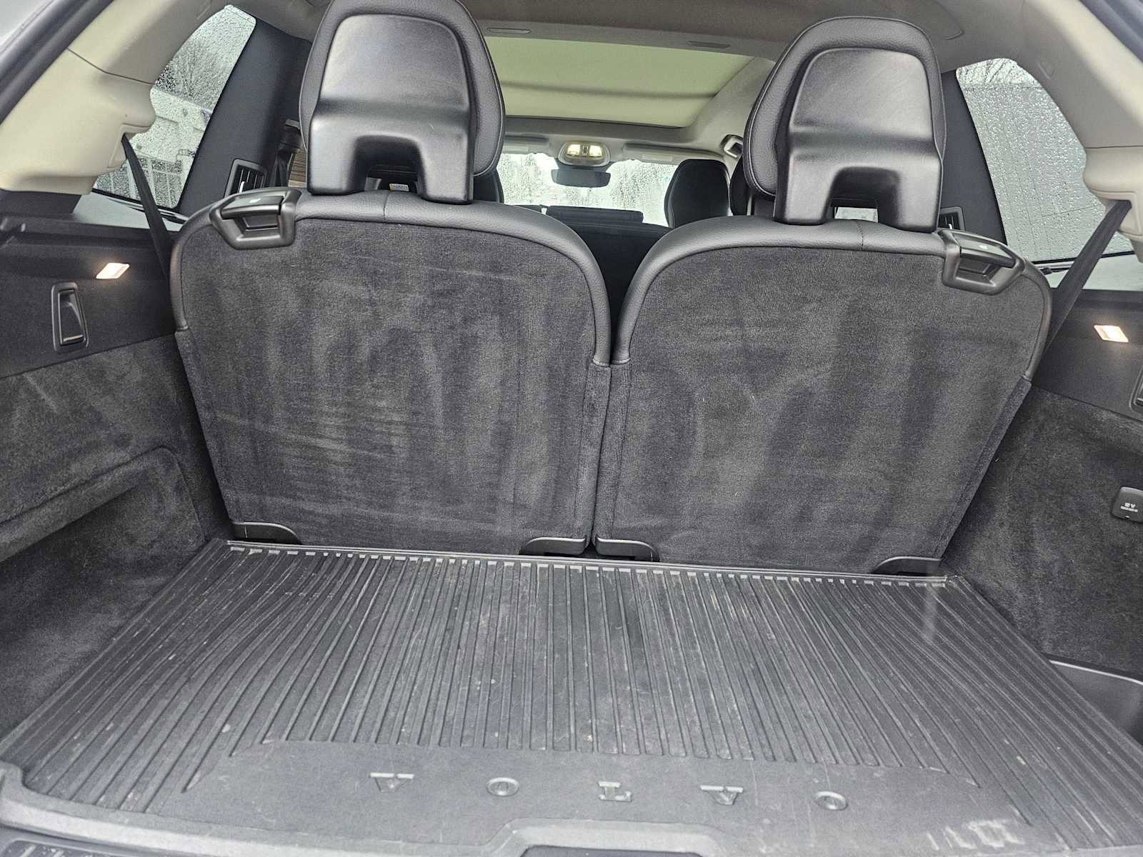 Certified 2025 Volvo XC90 T8 Plus w/ Protection Package Premier image 16