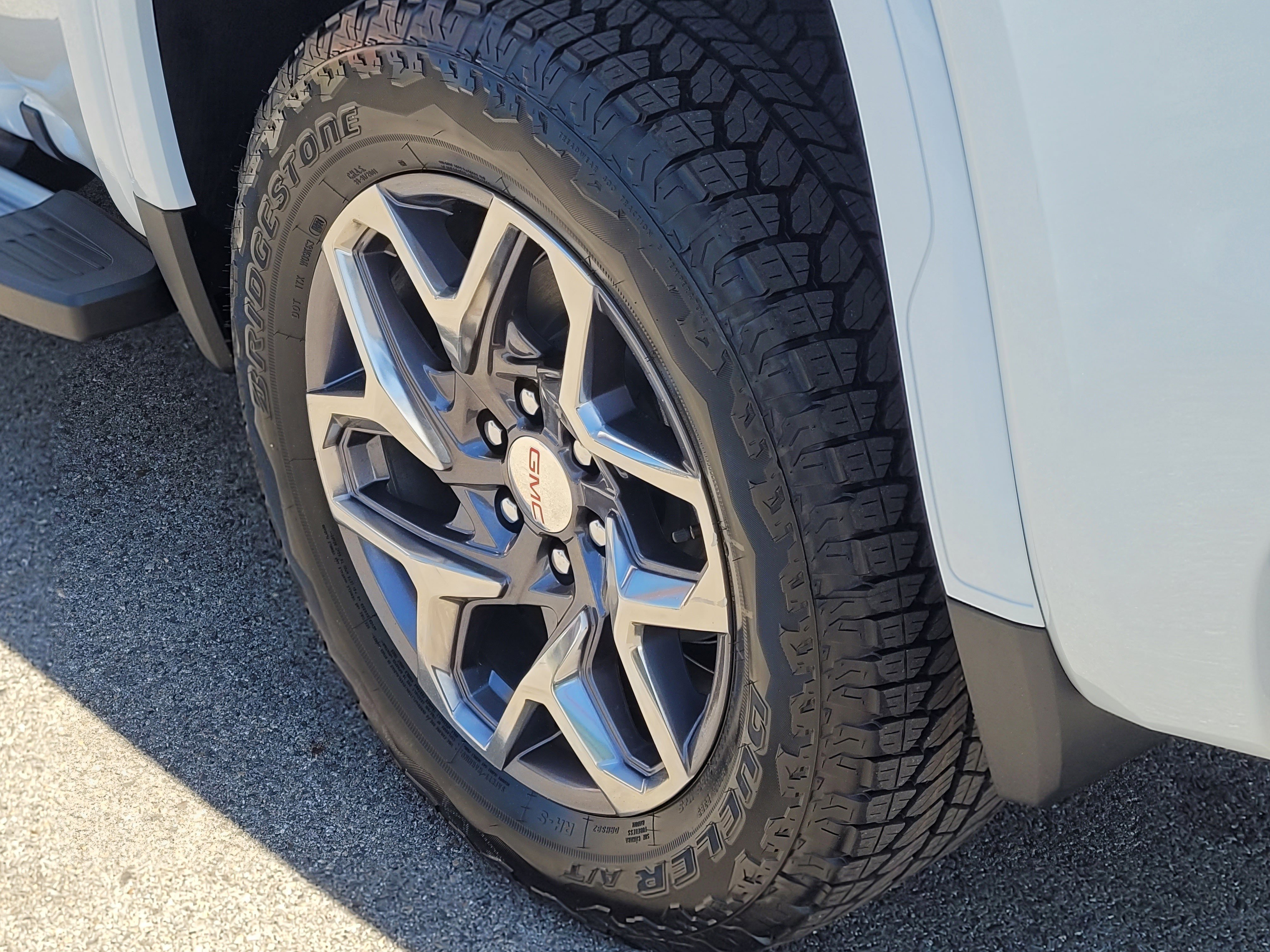 New 2026 GMC Sierra 1500 SLT AWD/4WD image 7
