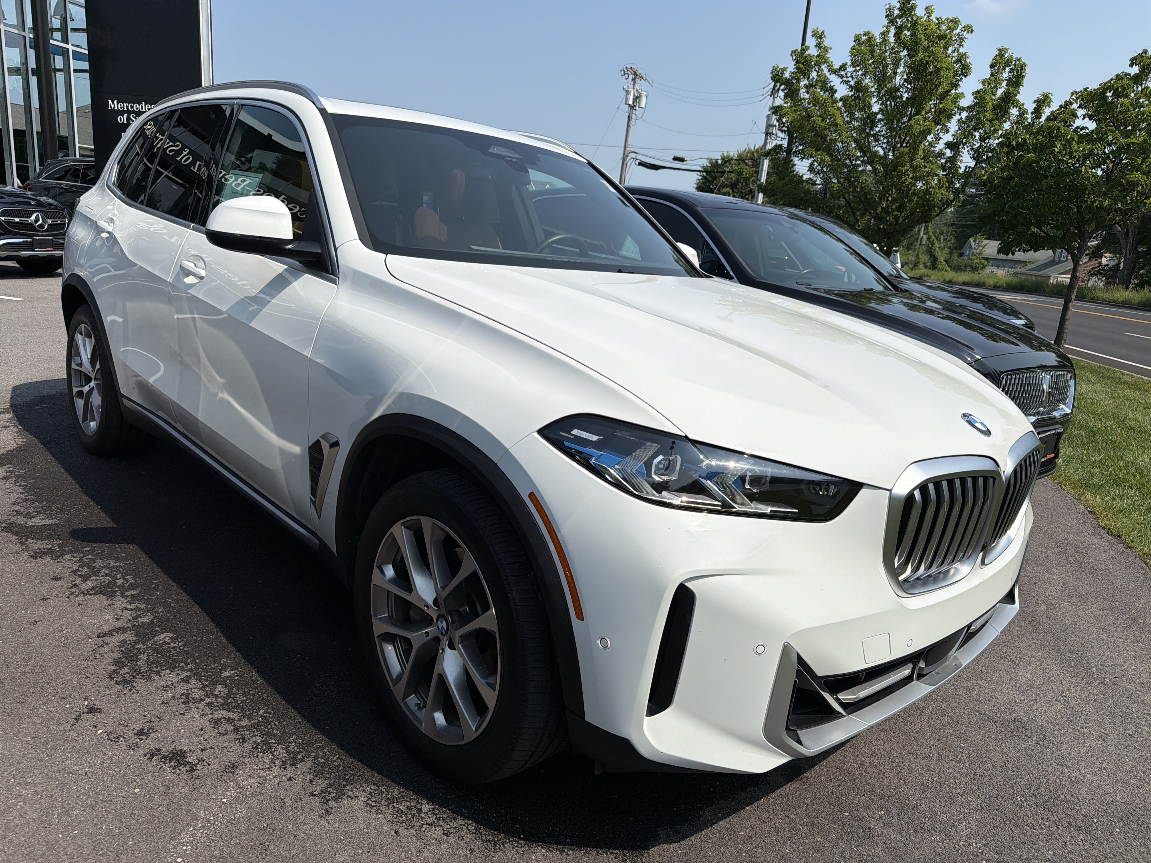 Used 2024 BMW X5 sDrive40i w/ Premium Package RWD image 2