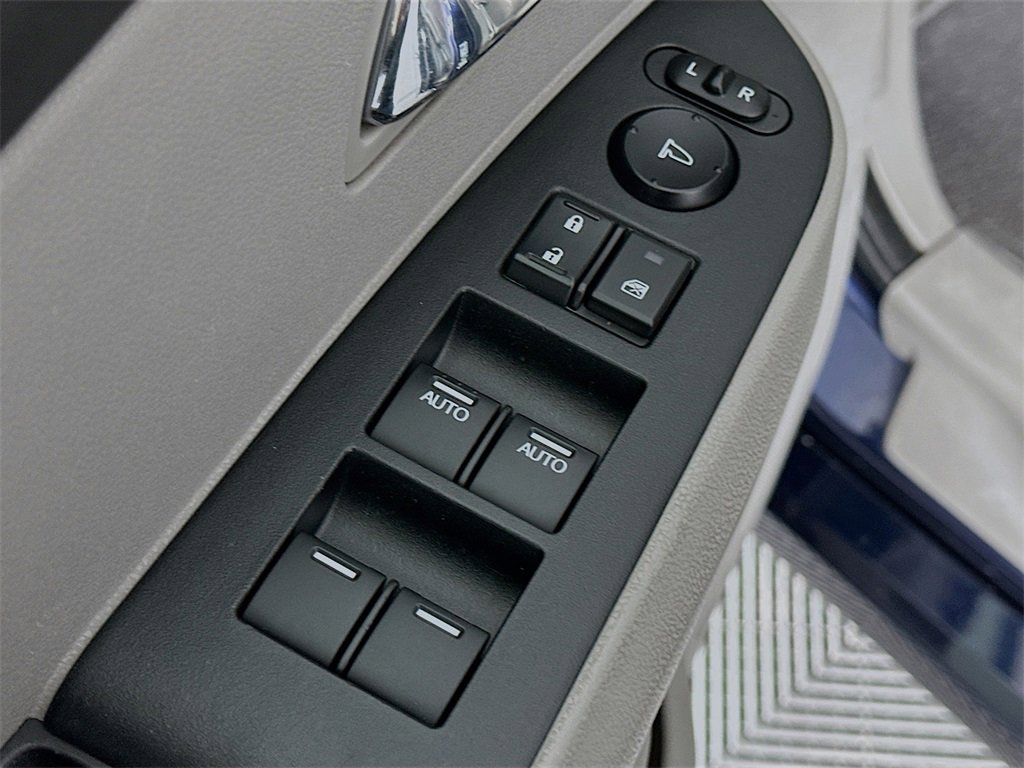 Used 2014 Honda Odyssey Touring image 22