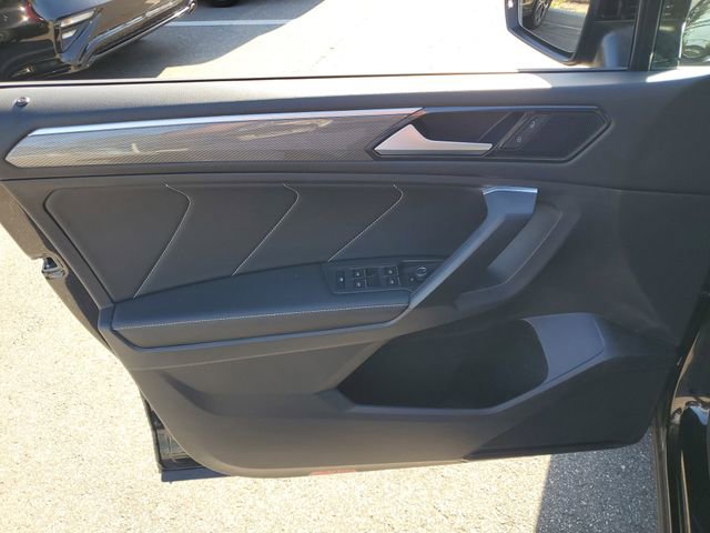 Certified 2023 Volkswagen Tiguan SE R-Line image 13