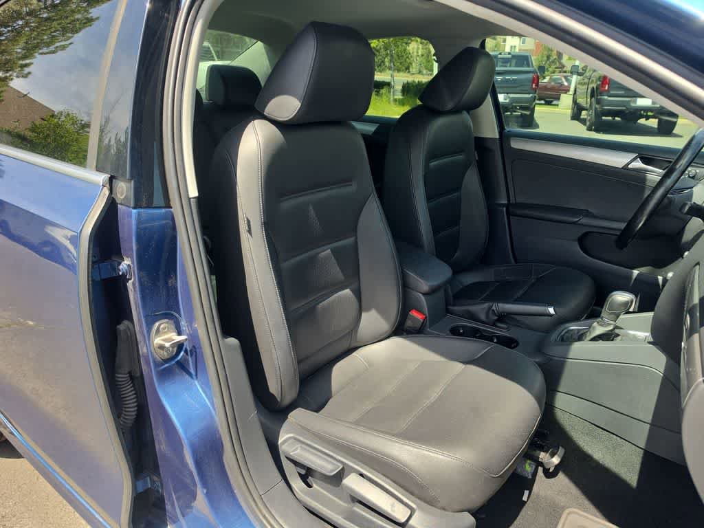 Used 2017 Volkswagen Jetta SE FWD image 24