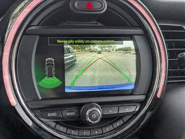Used 2019 MINI Cooper 4-Door Hardtop FWD image 9