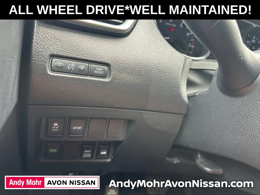 Used 2016 Nissan Rogue SV AWD/4WD image 15