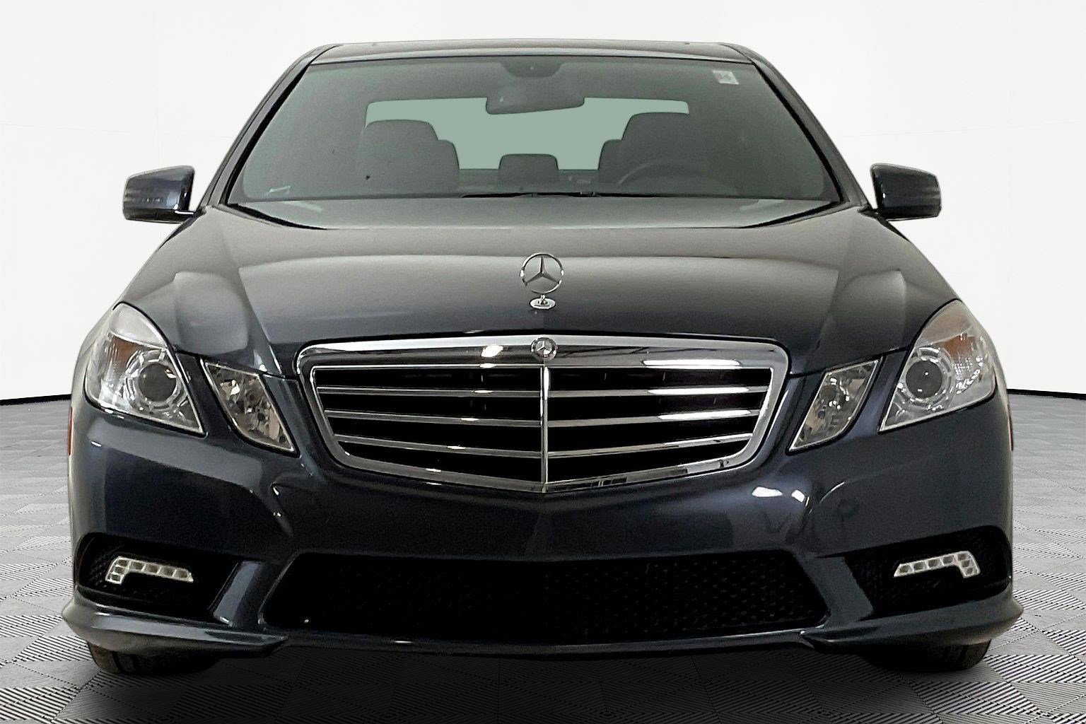 Used 2011 Mercedes-Benz E 350 4MATIC Sedan image 2