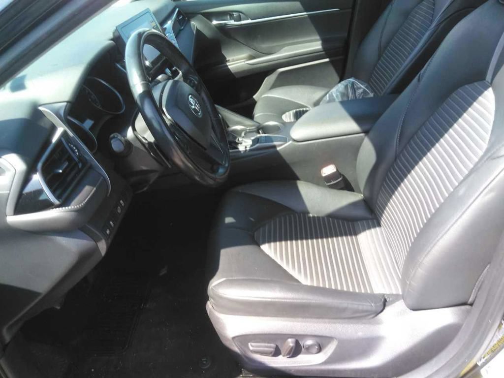 Used 2024 Toyota Camry SE FWD image 5