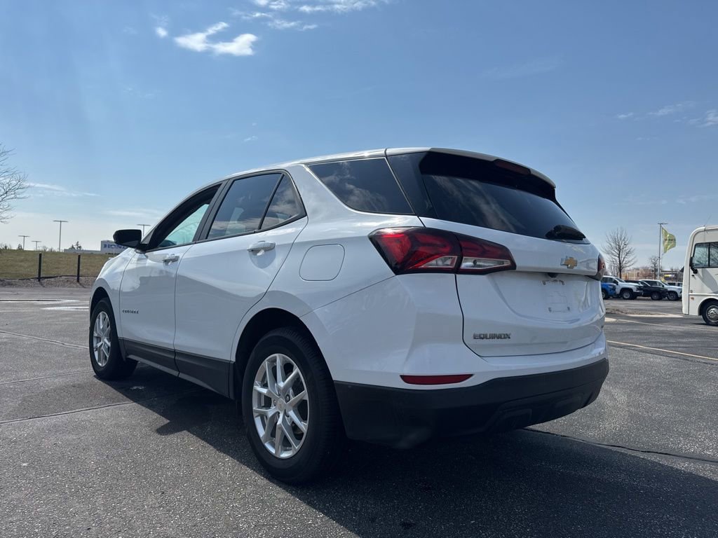 Used 2022 Chevrolet Equinox LS w/ LS Convenience Package image 6