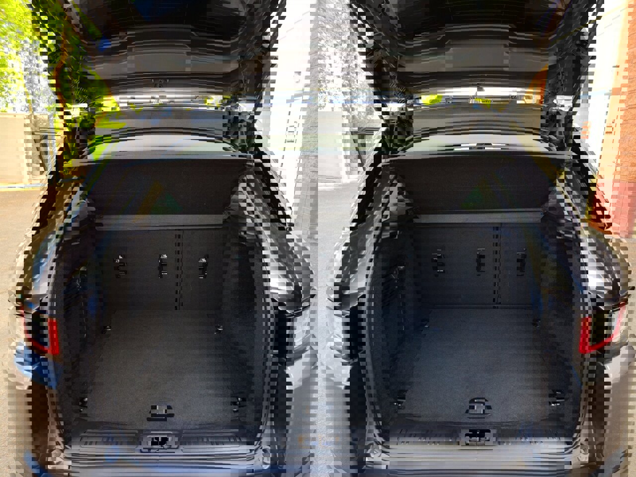 Used 2017 Land Rover Range Rover Evoque SE image 28