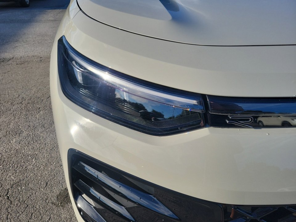 New 2026 Volkswagen Tiguan SE R-Line image 24