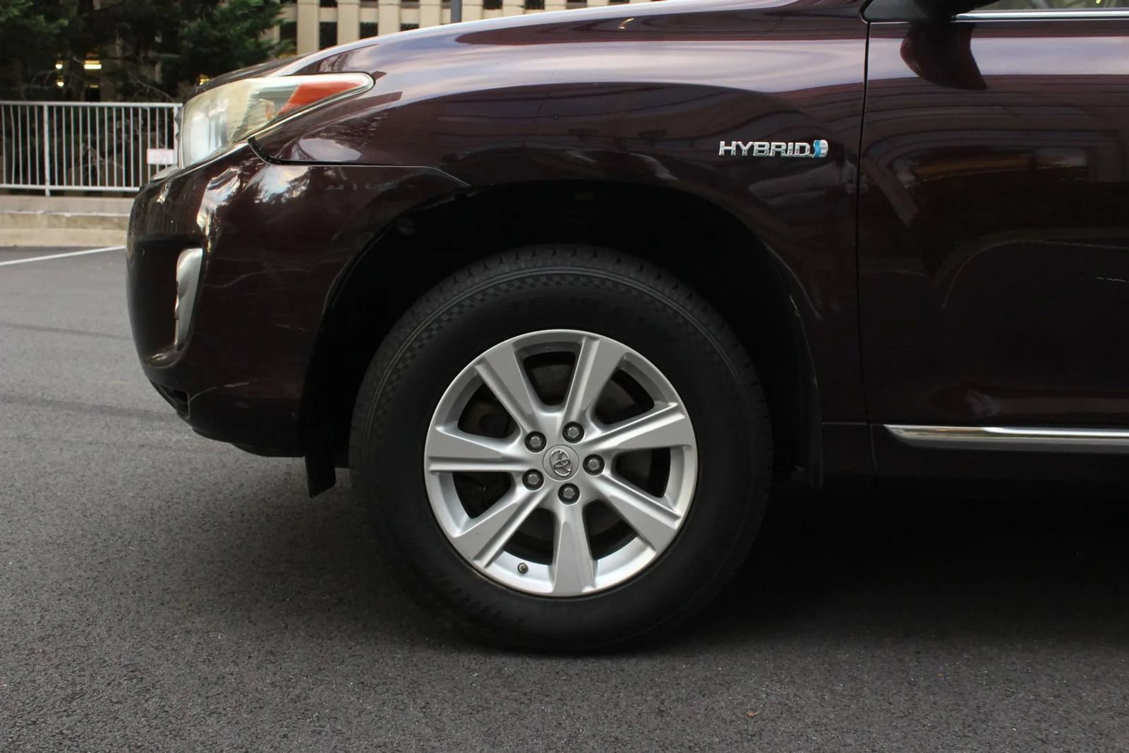 Used 2013 Toyota Highlander 4WD Hybrid image 9
