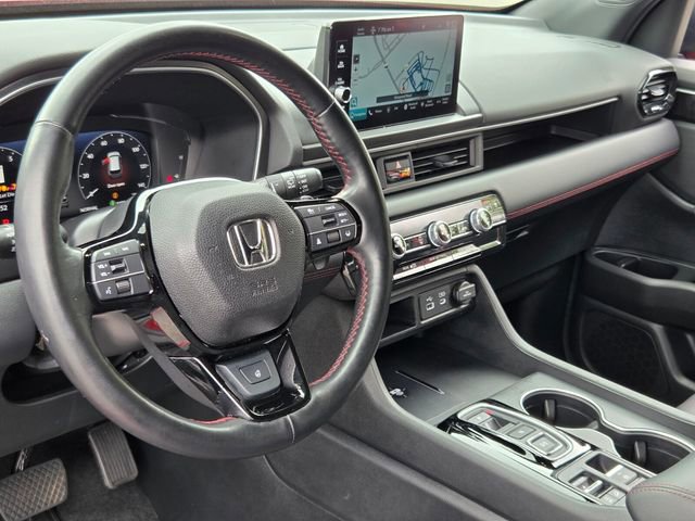 Certified 2025 Honda Pilot Black Edition image 11