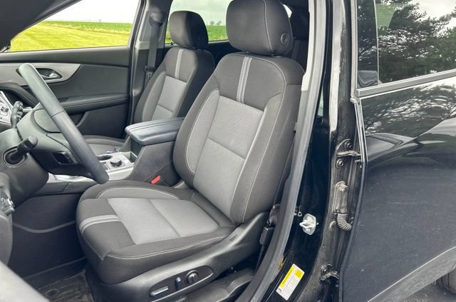 Used 2024 Chevrolet Blazer LT w/ Convenience Package FWD image 6