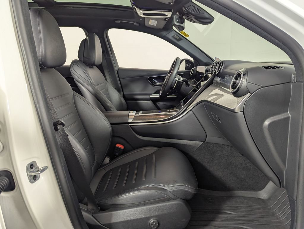 Used 2025 Mercedes-Benz GLC 43 AMG 4MATIC image 34