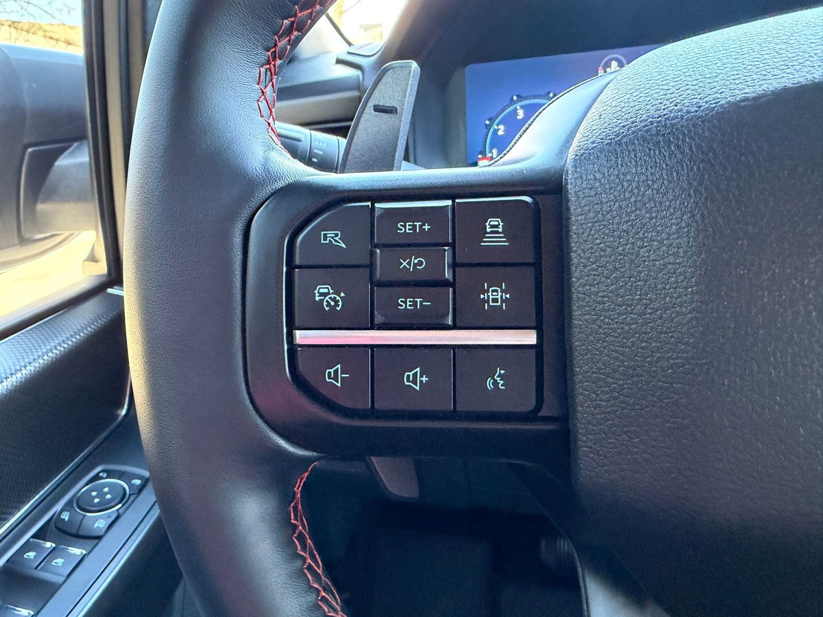Used 2025 Ford F150 Raptor AWD/4WD image 13