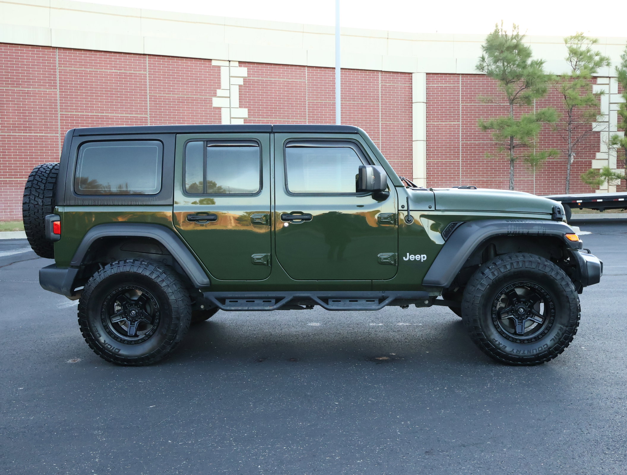 Used 2021 Jeep Wrangler Unlimited Sport image 30