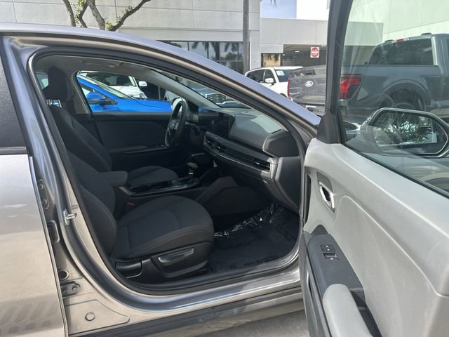 Used 2025 Kia K4 FWD image 29