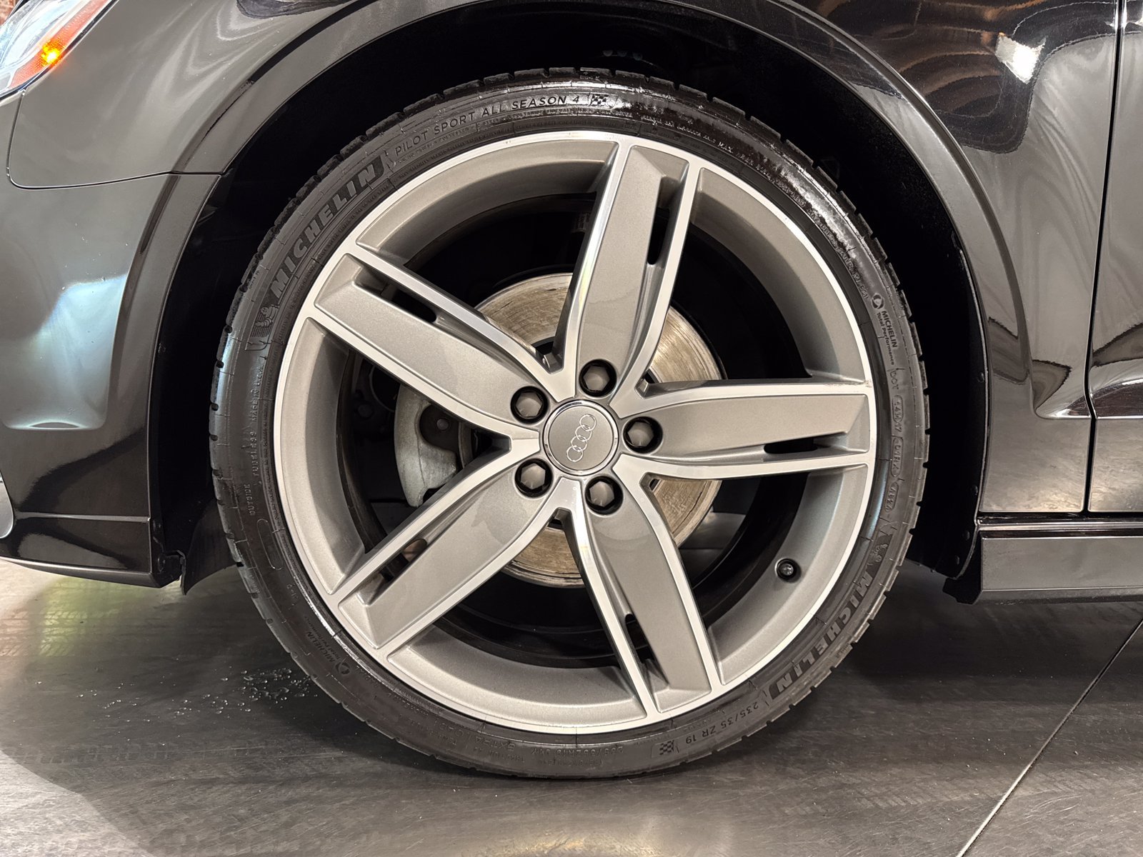 Used 2019 Audi A3 2.0T Premium Plus w/ Premium Plus Package FWD image 2