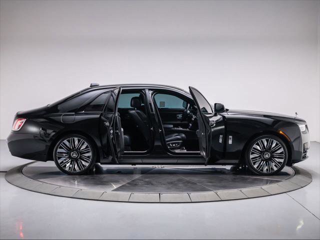 Used 2025 Rolls-Royce Ghost image 18