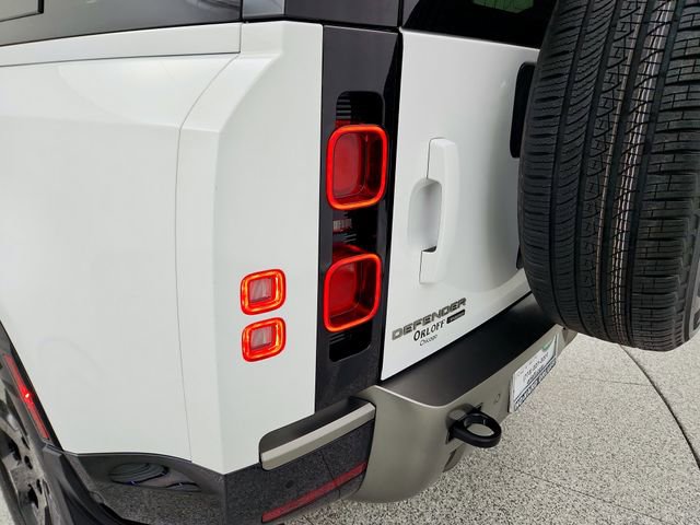 Certified 2023 Land Rover Defender 110 X-Dynamic SE image 29