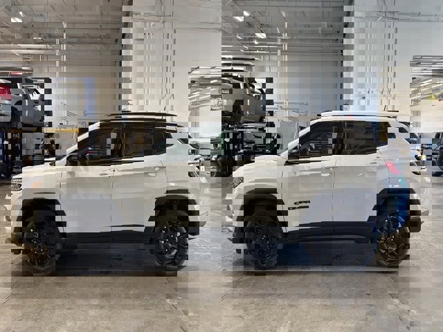 New 2025 Jeep Compass Latitude w/ Sun & Sound Group image 4