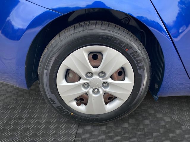 Used 2017 Kia Forte LX image 30