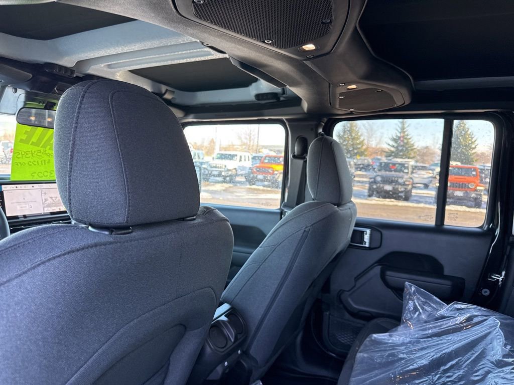 New 2024 Jeep Gladiator Sport image 39