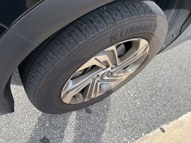 Used 2023 Hyundai Santa Fe SEL image 4